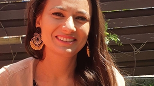 Teodora Ghenciu a pus un mesaj pentru colindători, pe ușa apartamentului. Când l-au citit, au făcut stânga-mprejur!