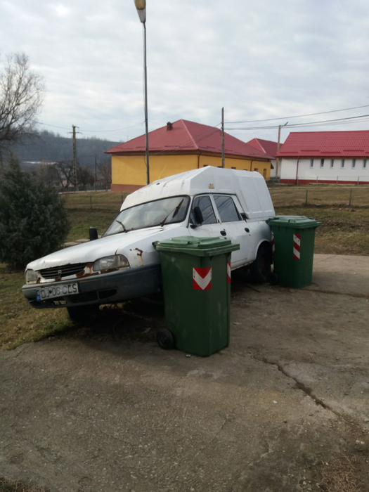 Maşina pe care ar fi trebuit să o conducă şoferul Virgil Calotă