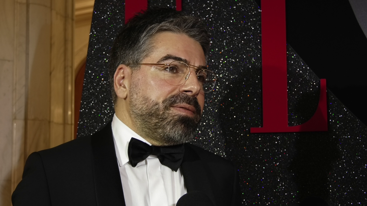 Maurice Munteanu: "Nu se întâmplă chestia asta, toate lucrurile astea se vor întâmpla și vom putea spune că există în momentul în care ai Chanel, lângă Chanel, Dior, langă Dior, Dior Homme, Saint Laurent, Cartier, după aia Tiffany, dup-aia Rolex. Dacă ai o arteră de genul ăsta, atunci putem spune că piața de high fashion este reprezentată. Noi nu avem încă un hotel de cinci stele. Cred că trebuie să mai așteptăm puțin!"