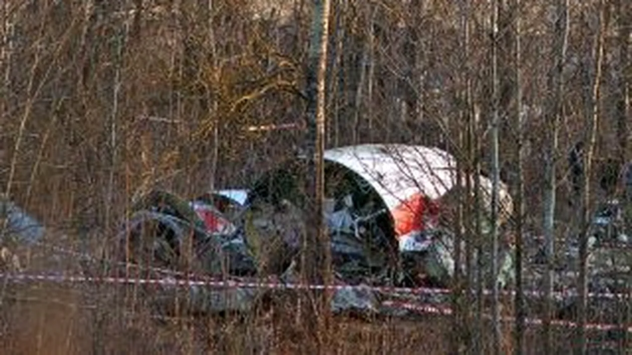 O noua ipoteza in cazul prabusirii avionului prezidential polonez: telefoanele mobile de la bord au influentat instrumentele de zbor