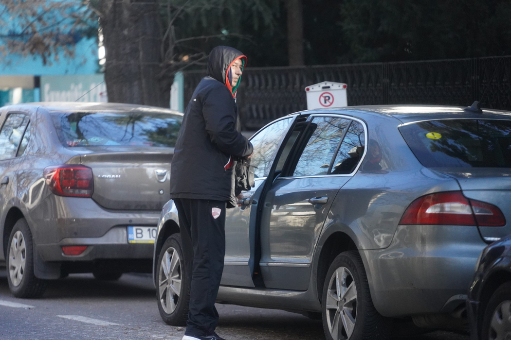 Actorul Bogdan Dumitrescu și-a recuperat hainele de la curățătorie