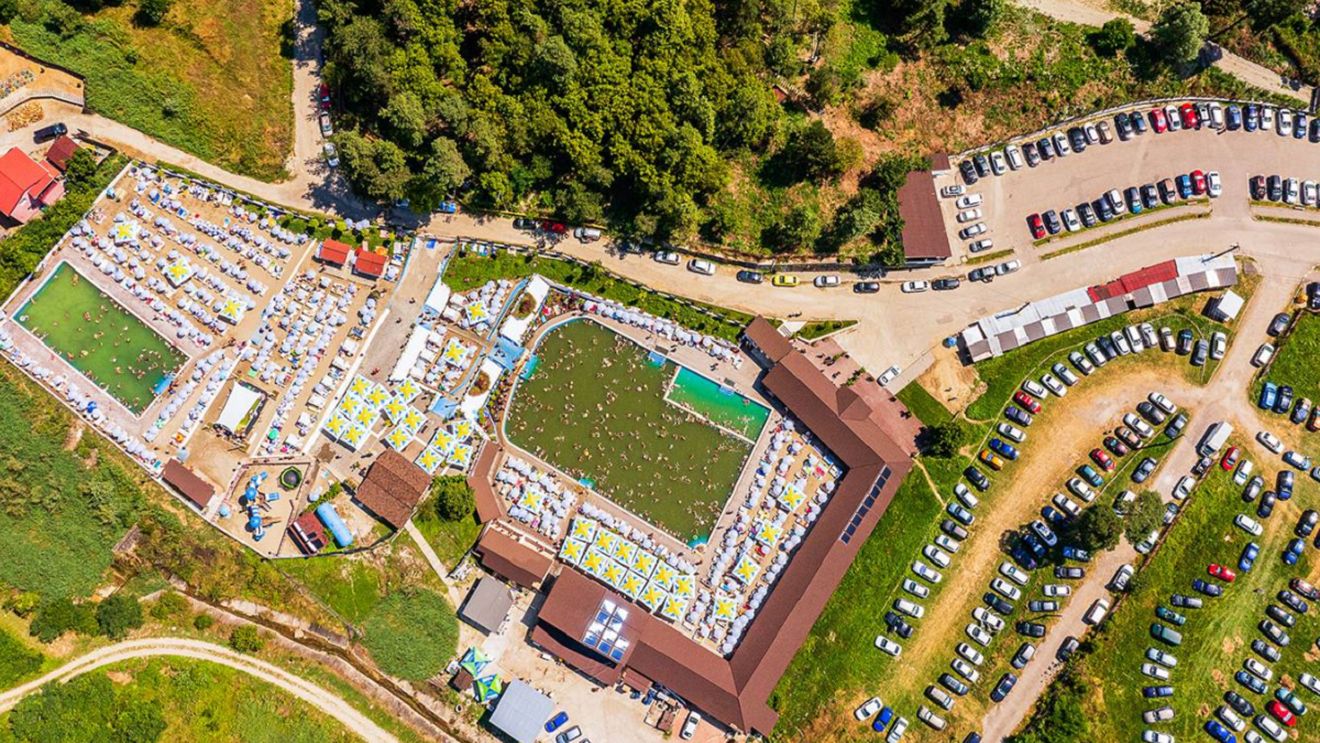 Cum arată şi unde este situat "Ştrandul fără fund" din România. Cât costă biletul pentru o zi