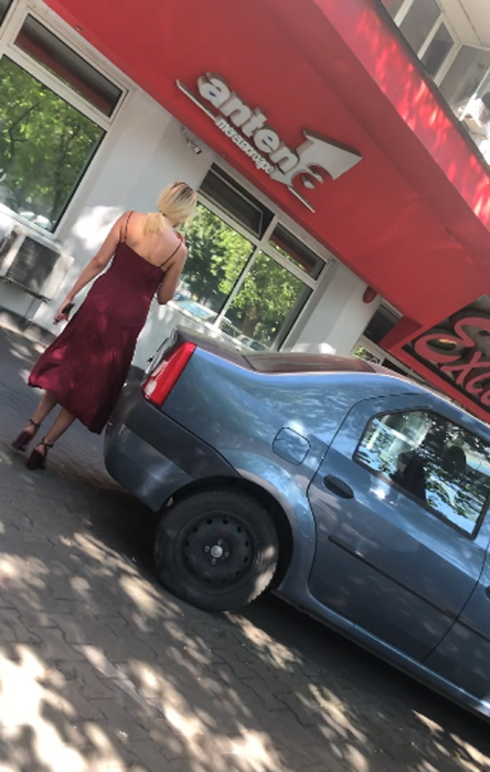 Imagini exclusive cu Emily Burghelea, la platoul Acces Direct, după ce și-a recuperat bagajele