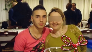 Mesajul șocant al mamei unuia dintre tinerii care au bătut un bătrân în Brașov: „Sunt o mamă eroină! Doar niste analfabeți îmi pot da mie explicația educării unui copil!”