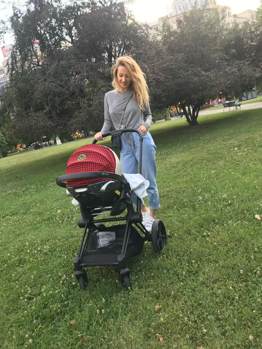 După naștere, Flavia Mihășan se confruntă cu o problemă serioasă: ”Vrei să te asiguri că respiră”