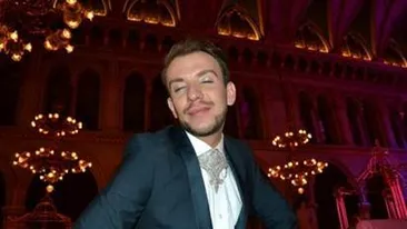 Stephan Pelger, creatorul de modă care a îmbrăcat-o şi pe Carmen Iohannis, a făcut dezvăluiri despre viaţa lui: Sunt înfiat de la un an, n-am avut...