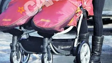 Dana a facut parada in parc. Mama fashionista pentru gemenii lui Mara