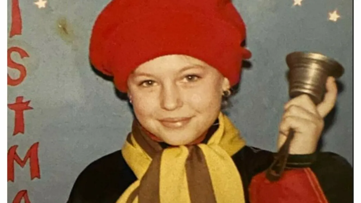 Ghicește în 10 secunde cine este artista din imagine! Este cunoscută în România și este, în prezent, mămică