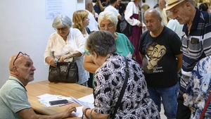 Pensiile ar putea fi afectate de un nou scandal. Salariații Caselor de Pensii se revoltă după noua lege a salarizării