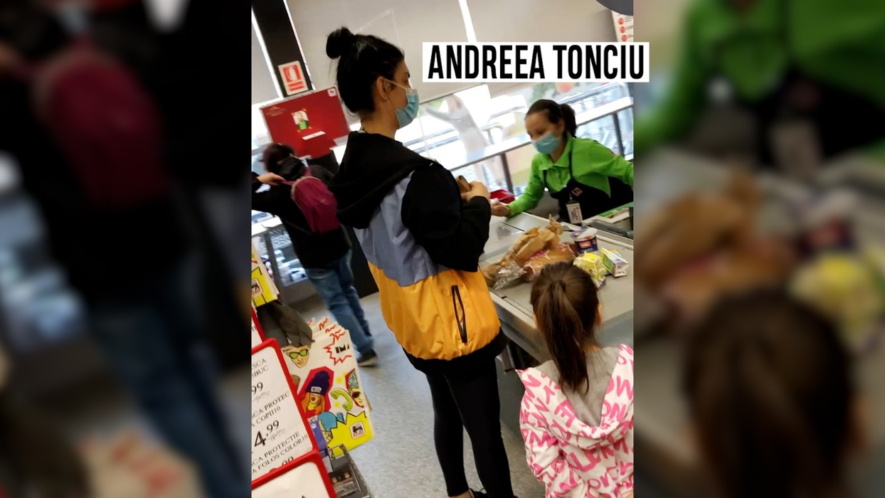 Andreea Tonciu a mers la farmacie cu fetița ei, Rebecca