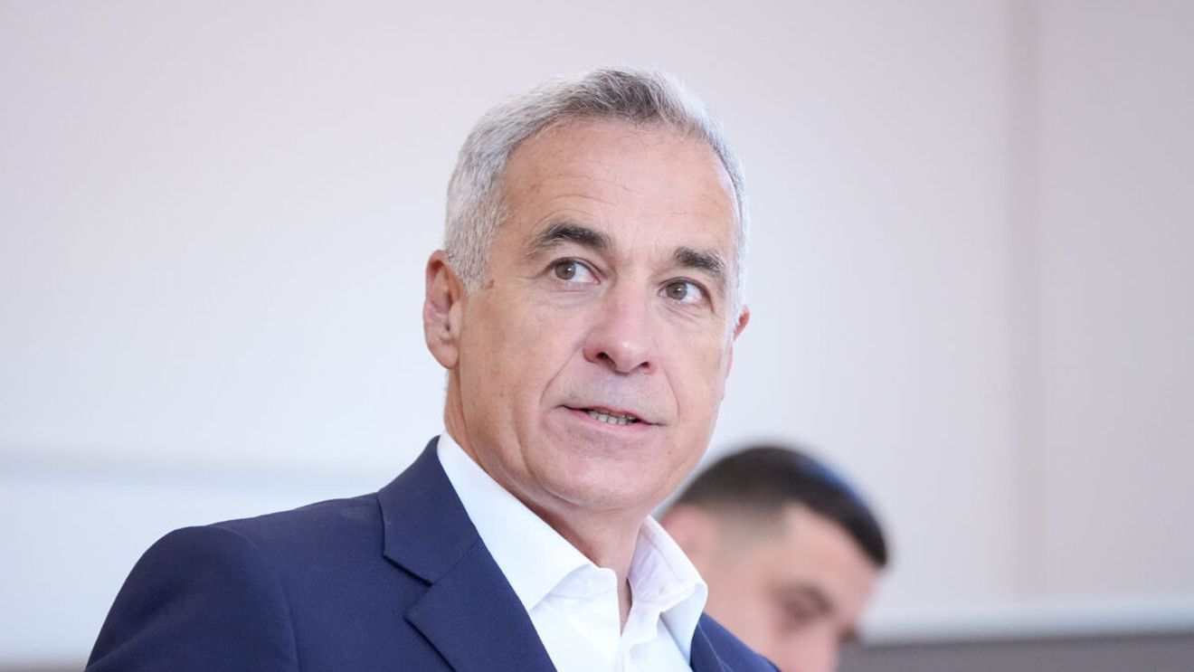 Cum a apărut Cristela Georgescu în această dimineață la brațul lui Călin Georgescu. Schimbarea majoră pe care a făcut-o