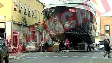 Un iaht de 38 de metri a blocat traficul
