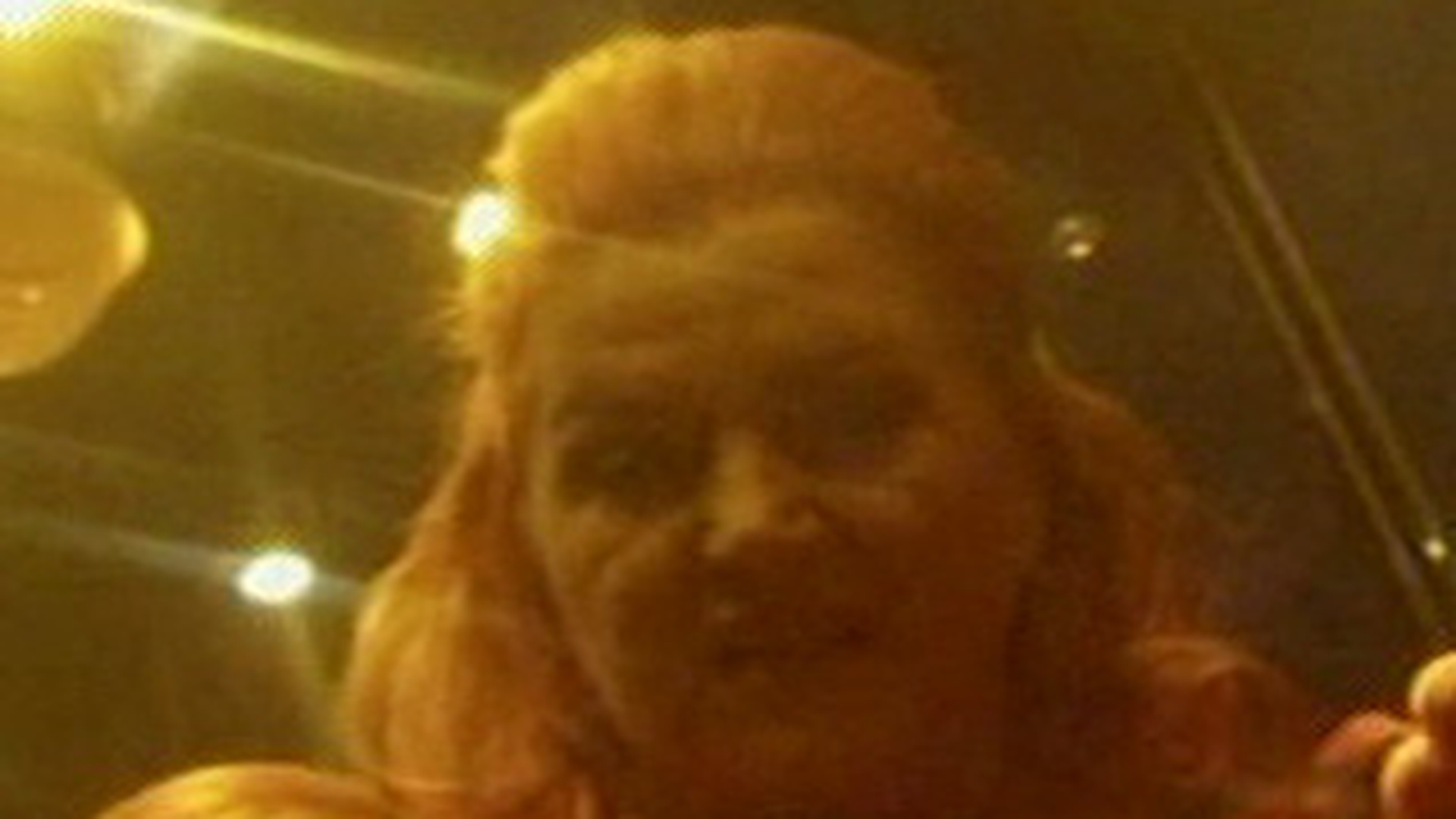 VIDEO Maria Carneci injura ca in codru: "Bai, dar nu se gaseste niciun destept care sa ne deschida usile, baga-mi-as p*** in ele de usi" Vezi ce a scos-o din sarite