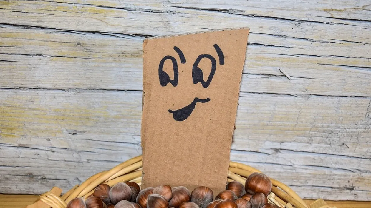 Bancul zilei | Preotul: „Ce-mi băgași, fiule, în buzunar?”