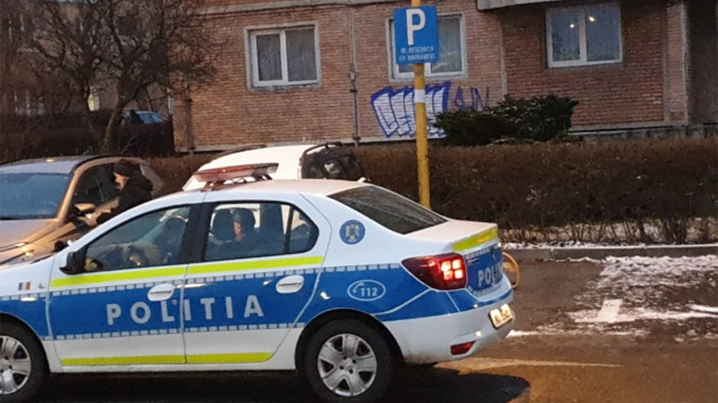 Amendă de 999 lei pentru românii care locuiesc la bloc și fac acest lucru noaptea. A pățit-o un tânăr din Cluj-Napoca
