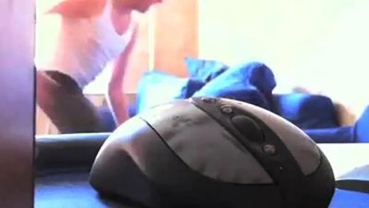 VIDEO Filmat de fosta iubita in timp ce molesta o perna! Asta da razbunare!