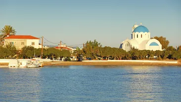 Insula din Grecia care este o bijuterie a turismului. Puțini români știu asta despre ea