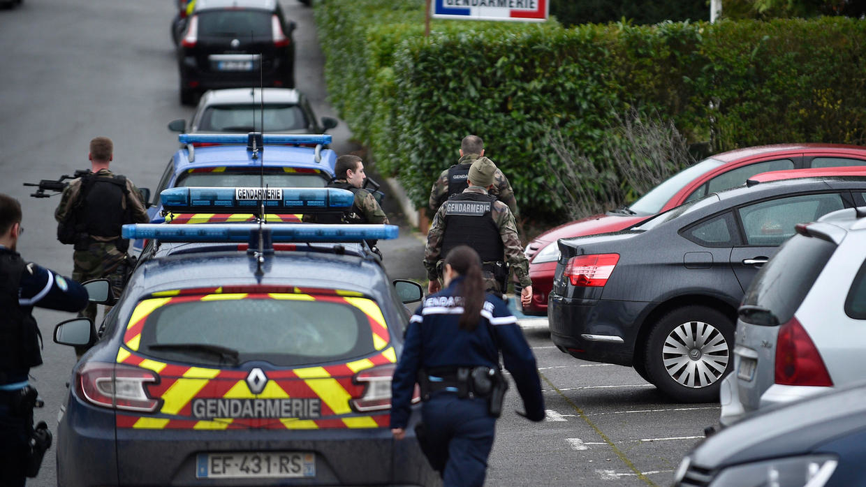 Pe data de 9 martie, autoritățile franceze – respectiv Tribunalul Judiciar din Paris – au emis un mandat european de arestare pe numele unui român din județul Prahova