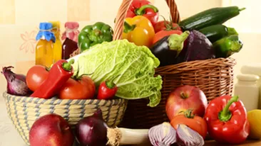 Uite lista celor mai toxice legume si fructe! Vezi cum le poti curata de pesticide