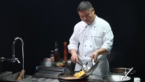 Dapanji – Puiul uriaș din Xinjiang care a cucerit wok-ul lumii. Chef John vă arată cum îl faceți ca la carte