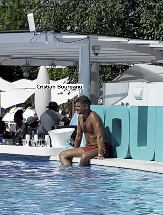 Cristian Boureanu, singur-singurel la piscină