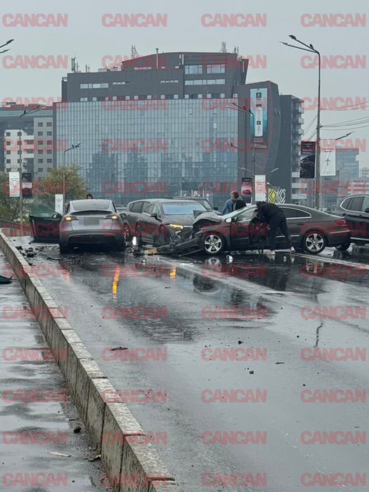 Accident Pod Pipera/ sursa foto: CANCAN