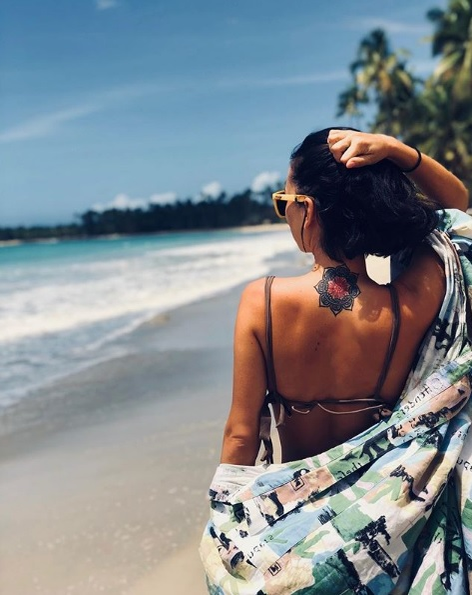 Inna, apariție de senzație pe plajă! Artista i-a lăsat pe toți mască