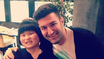 PRIMELE IMAGINI! Smiley petrece o vacanta de vis in China! Vezi aici de cine este insotit artistul in aceasta calatorie