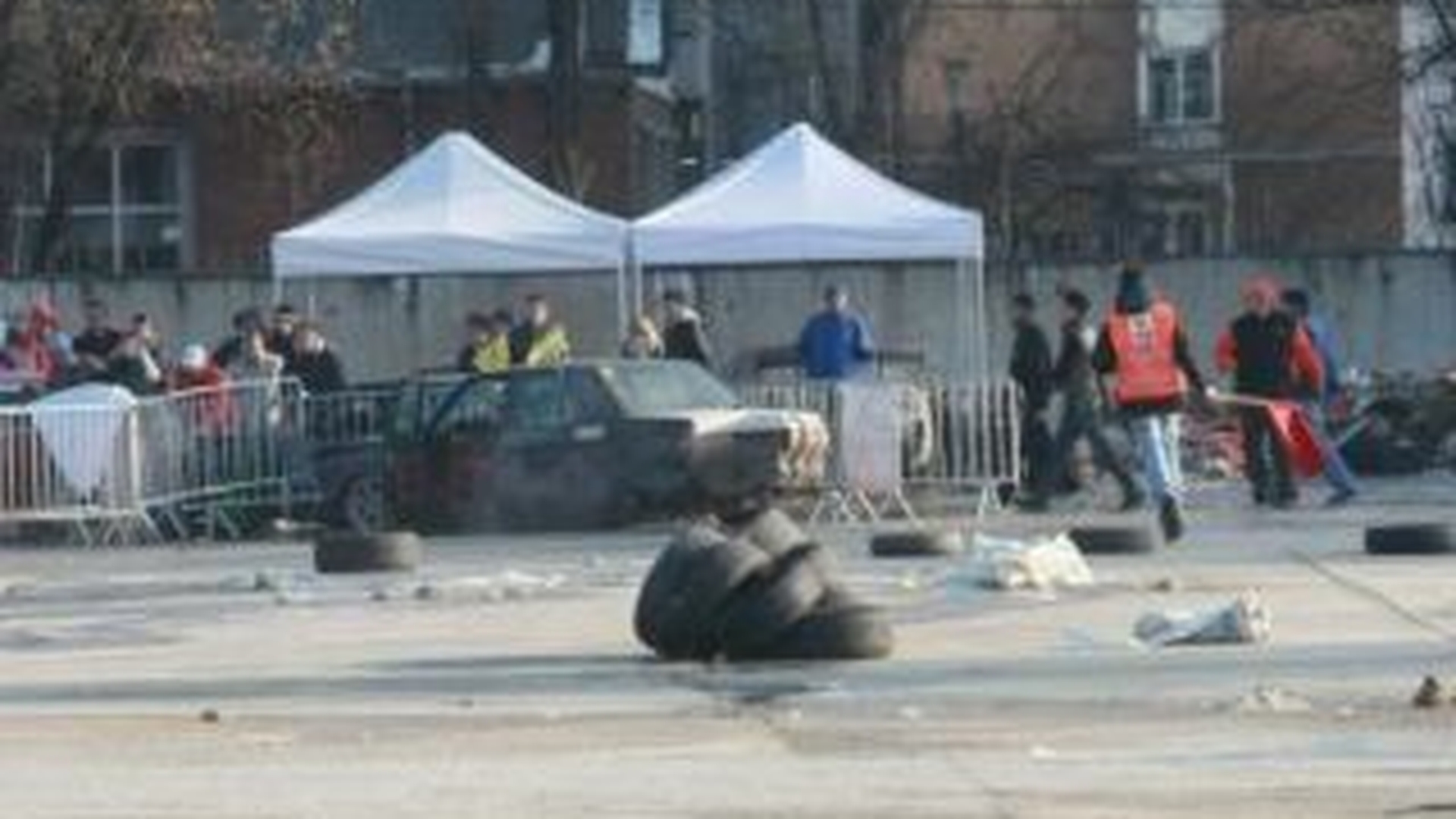 Un bucurestean a fost ranit de un participant la un concurs de masini tunate