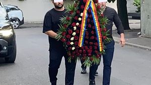 Cine a trimis prima coroană de flori, după moartea lui Iliescu. A ajuns la locuința din Primăverii a fostului președinte