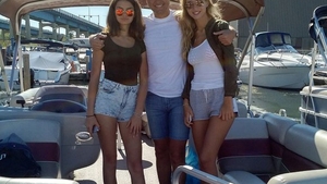 Discuţii halucinante între fiica lui Boureanu (15 ani) şi mama vitregă (19 ani). ”M-ai minţit în America… ”Sunt sup… Nu dai niciun like, dai la altele…!”
