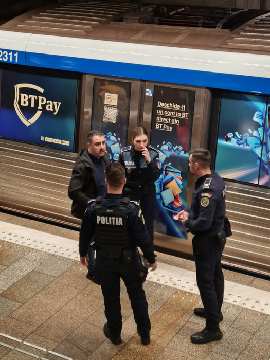 Polițiștii au ajuns la stația de metrou Unirii