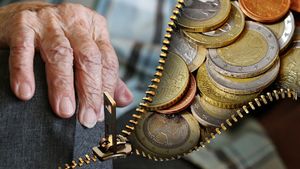 Anunț important pentru românii care se pregătesc să iasă la pensie! Acesta este termenul maxim până când vor mai putea cumpăra ani de vechime