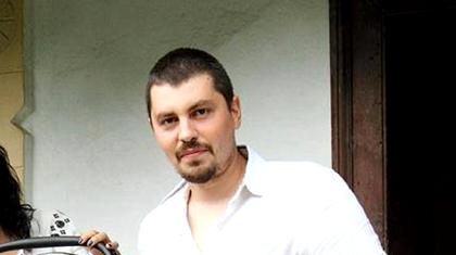 Polițistul care a fost împușcat în cap de iubita lui