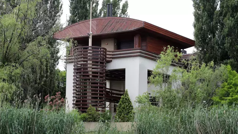 Vila de 4 milioane de euro a lui Dinu Patriciu, spartă de hoți! Cine s-ar afla în spatele jafului, de fapt