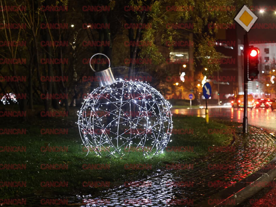 Magia Crăciunului a venit mai devreme! Bucureștiul a fost luminat de sărbătoare! Foto & video