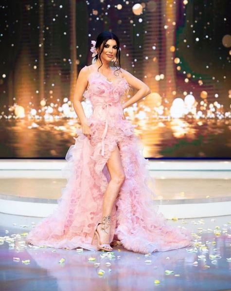 Andreea Tonciu, în lacrimi de ziua ei! Ce mărturisiri emoționante a făcut vedeta și ce surprize i-a pregătit Anamaria Prodan, nașa sa