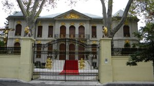 Cum arată interiorul palatului lui Gigi Becali? A costat 7 milioane de euro, în urmă cu 10 ani