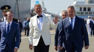 Cine este Nicolae Ciucă, noul premier desemnat de Klaus Iohannis
