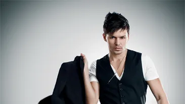 Gentleman sau gelos? Dony si-a insotit partenera pana la toaleta si a asteptat-o la iesire