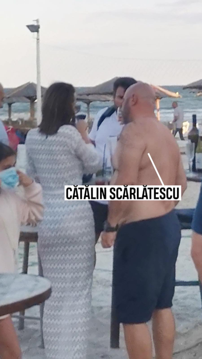 Scărlătescu a “atacat” o șatenă pe plajă