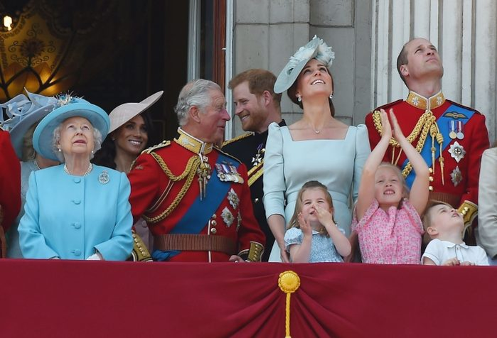Meghan Markle a dat-o în bară la prima apariție la Buckingham!