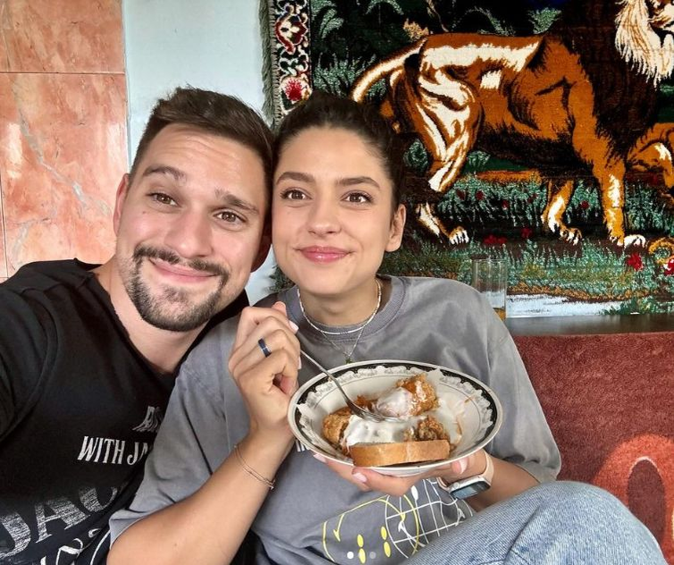 Prima reacție a lui Vlad Gherman, după ce s-a spus că Oana Moșneagu e însărcinată: “Este o etapă firească a unui cuplu”