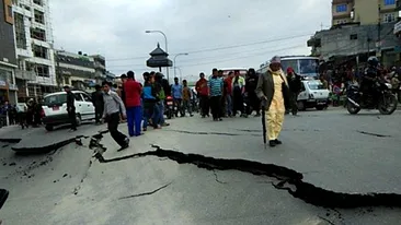 BILANT OFICIAL: Peste 1.800 de morti in urma cutremurului din Nepal. Ce se intampla cu cei zece romani!