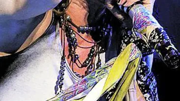 Steven Tyler a trecut peste accidentul teribil de la dus. A cantat plin de vanatai