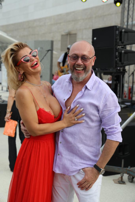 Cosmin Bălcăcean i-a pus pe deget 5KT logodnicei sale, Petronela Papuc