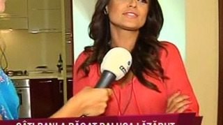 VIDEO Raluca Lazarut deschide usa casei sale! Vezi cu ce obiecte de pret a decorat-o si cum arata tabloul sub care au conceput-o parintii sai!