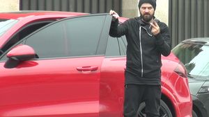 Fiul lui Vasile Turcu, în doliu şi răvăşit, la trei săptămâni de la drama care i-a lovit familia