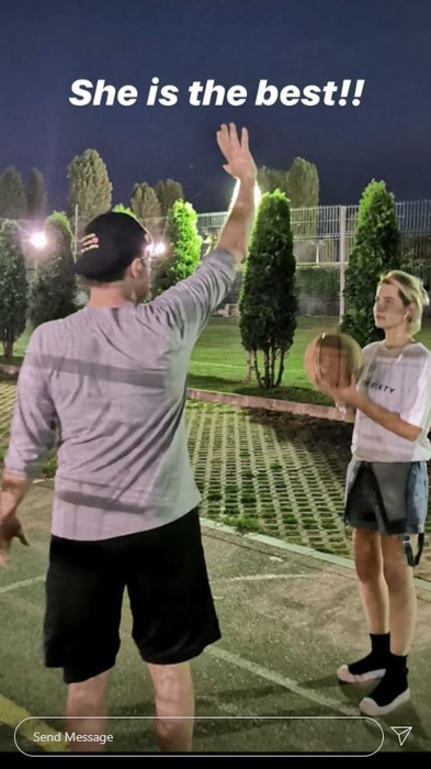 Mihai Gâdea, surpriză în public pentru soția lui după ce i-a făcut o petrecere frumoasă fiicei sale, Maisha Karina, cu ocazia majoratului