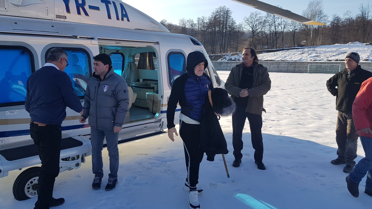 EXCLUSIV | Imagini fabuloase cu Gigi Becali în adidași prin zăpadă, la -10 grade